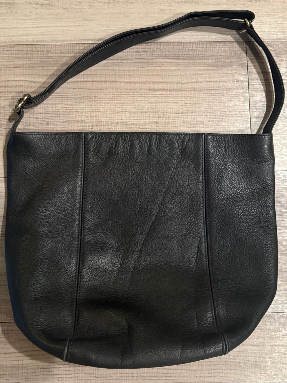 Classic Black Leather Shoulder Bag - Picture 2 of 7